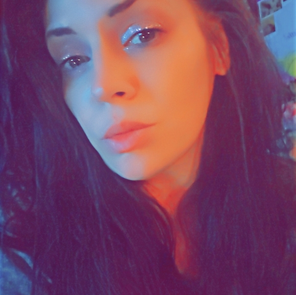 Meet your Posher, Angela - Picture 4 of 4